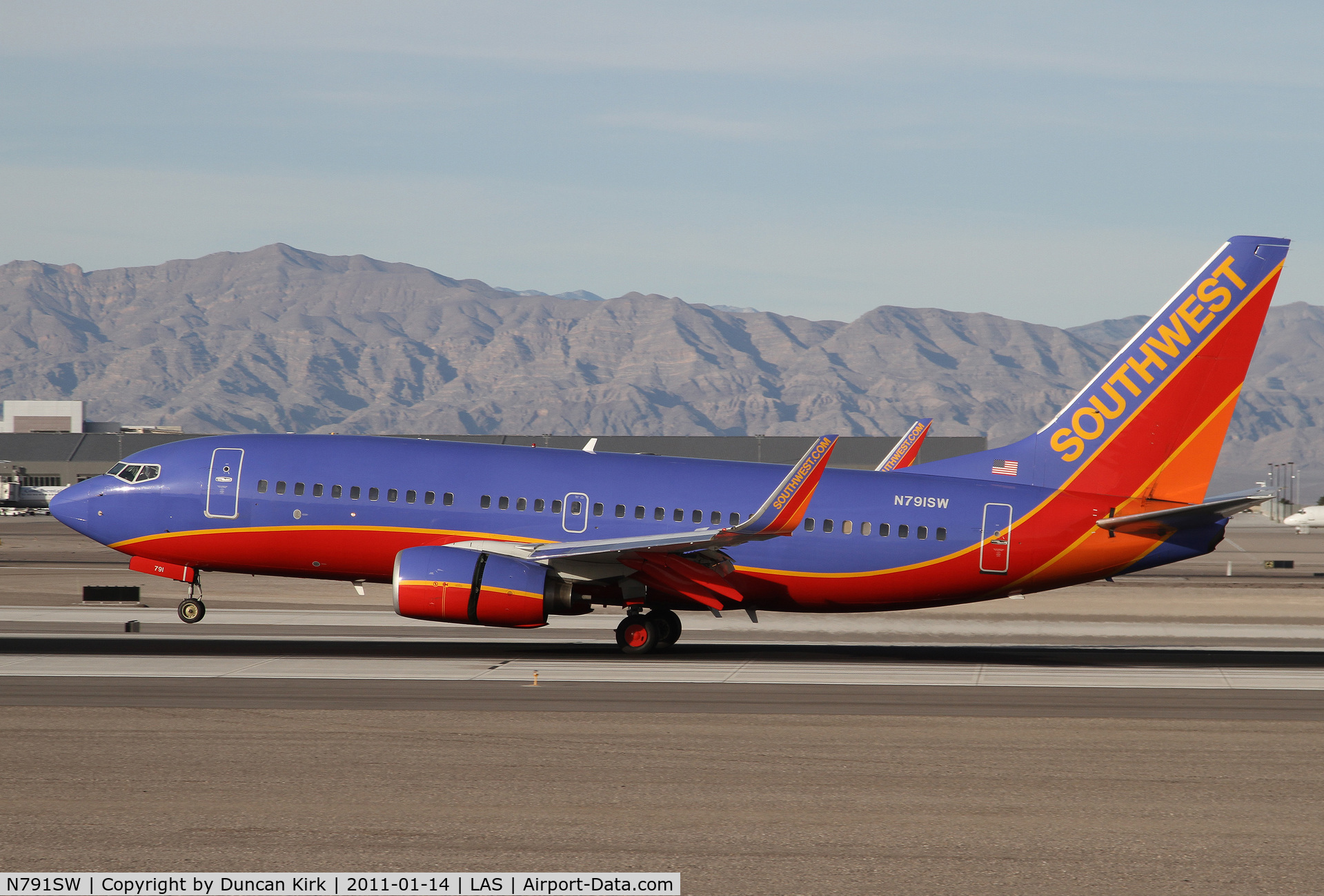 N791SW, 2000 Boeing 737-7H4 C/N 27886, Photographing SW 737's can't be helped at LAS!