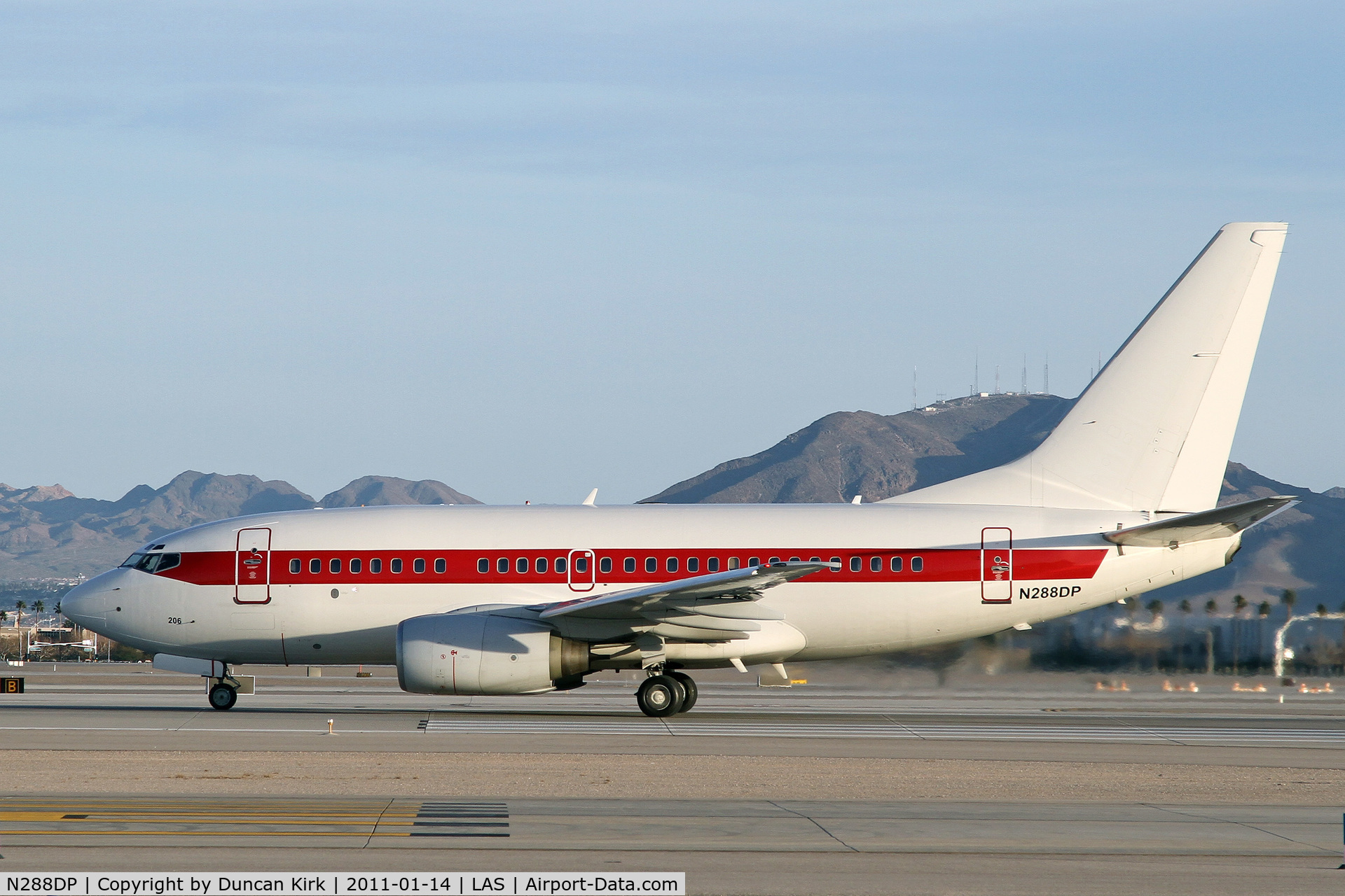 N288DP, 2003 Boeing 737-66N C/N 29892, Off to Area 51