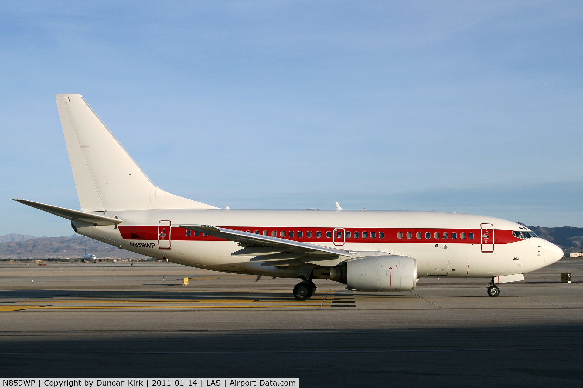 N859WP, Boeing 737-66N C/N 28652, Off to Area 51