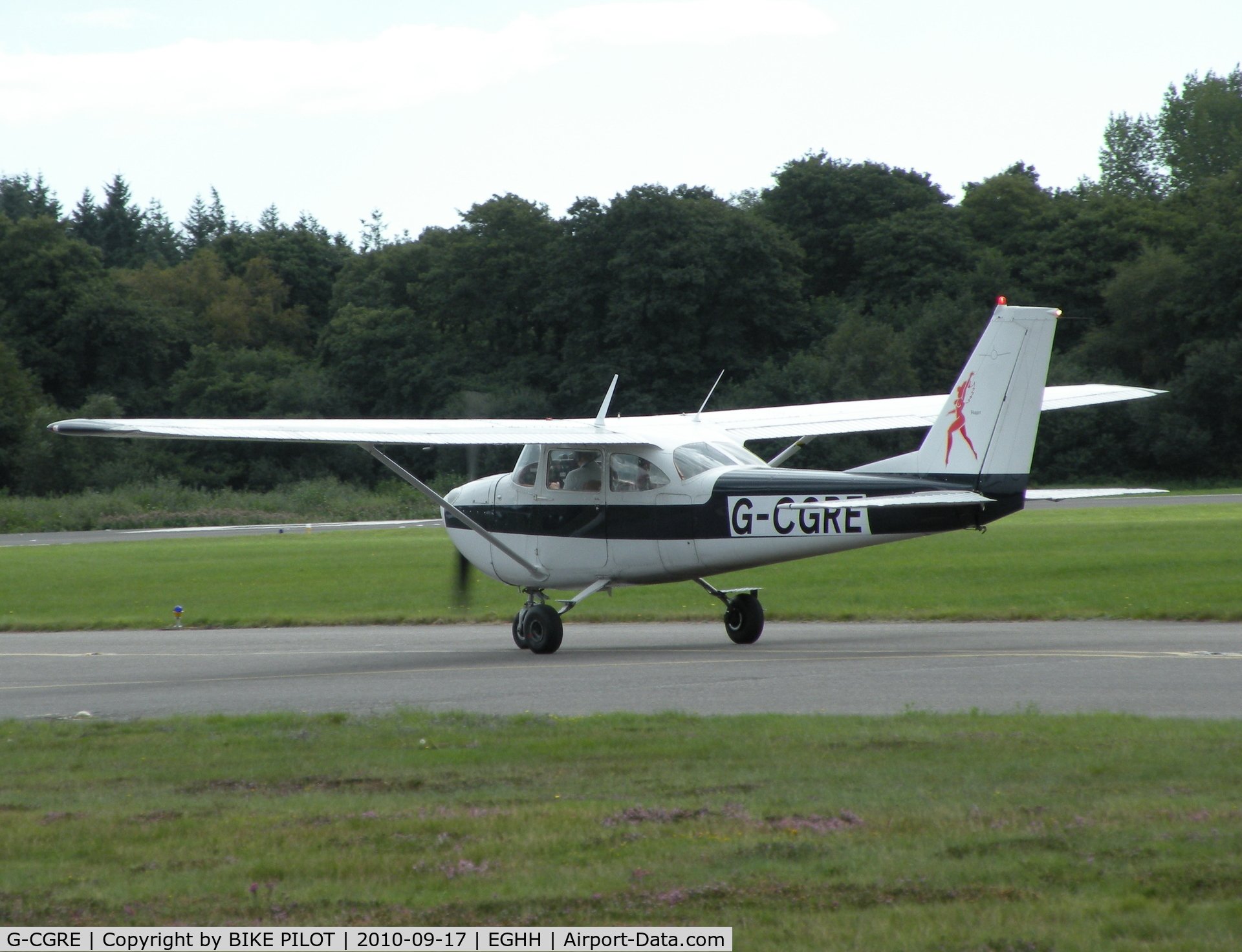 G-CGRE, 1967 Reims F172H Skyhawk C/N 0410, Taxying to rwy 26
