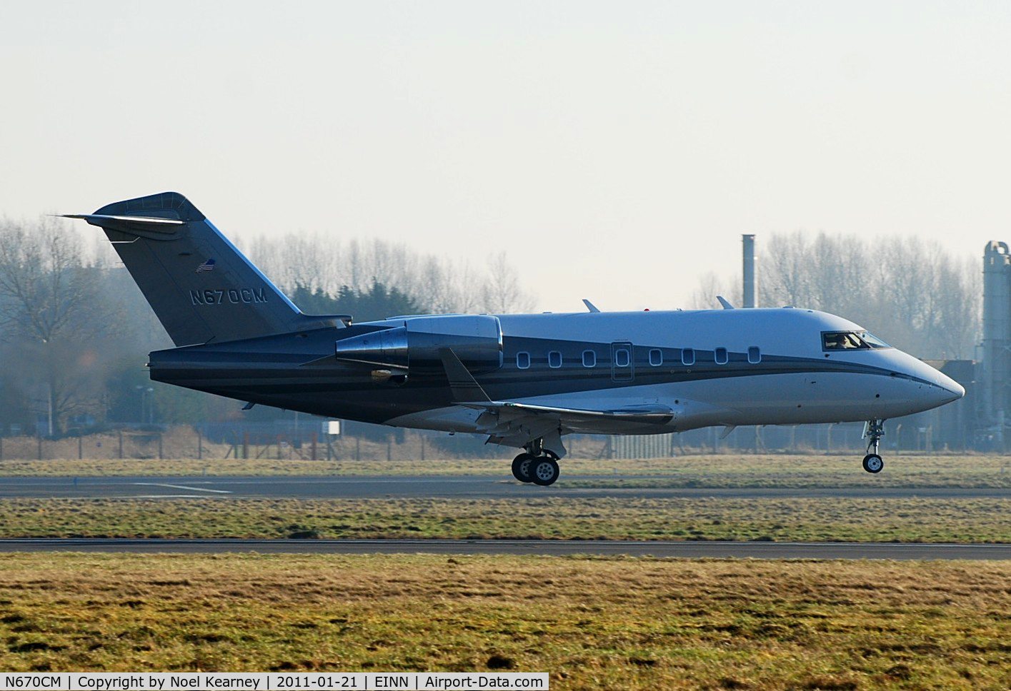 N670CM, 2001 Bombardier Challenger 604 (CL-600-2B16) C/N 5488, Landing Rwy 24