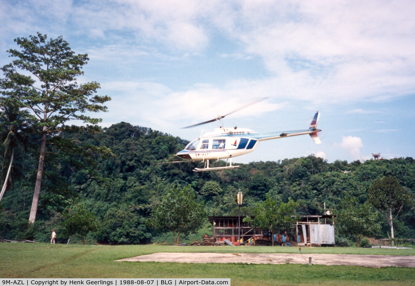9M-AZL, Bell 206B-3 JetRanger III C/N 3210, Belaga Aerodrome , Sarawak , aug '88