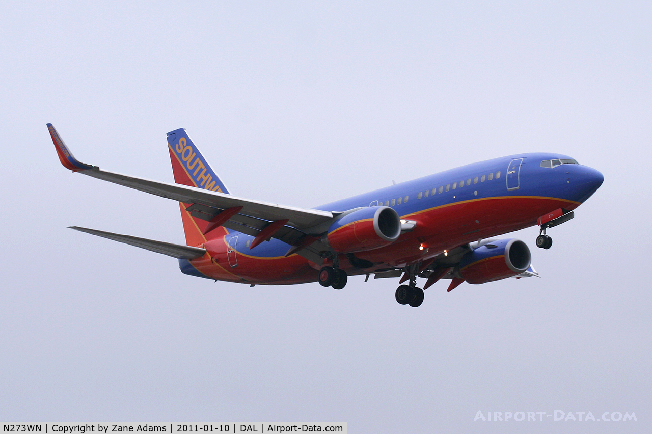 N273WN, 2007 Boeing 737-7H4 C/N 32528, Southwest Airlines landing at Dallas Love Field