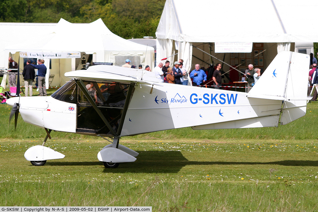 G-SKSW, 2007 Skyranger Swift 912S(1) C/N BMAA/HB/553, Micro trade fair