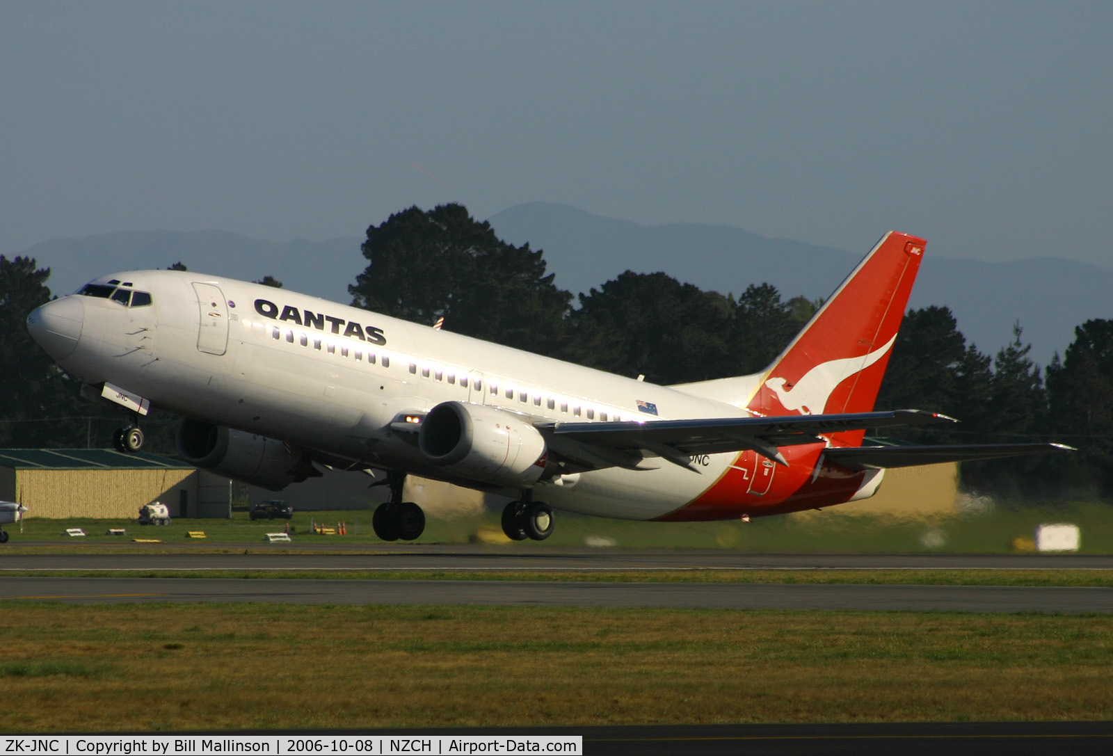 ZK-JNC, Boeing 737-376 C/N 24296, rotating from 20