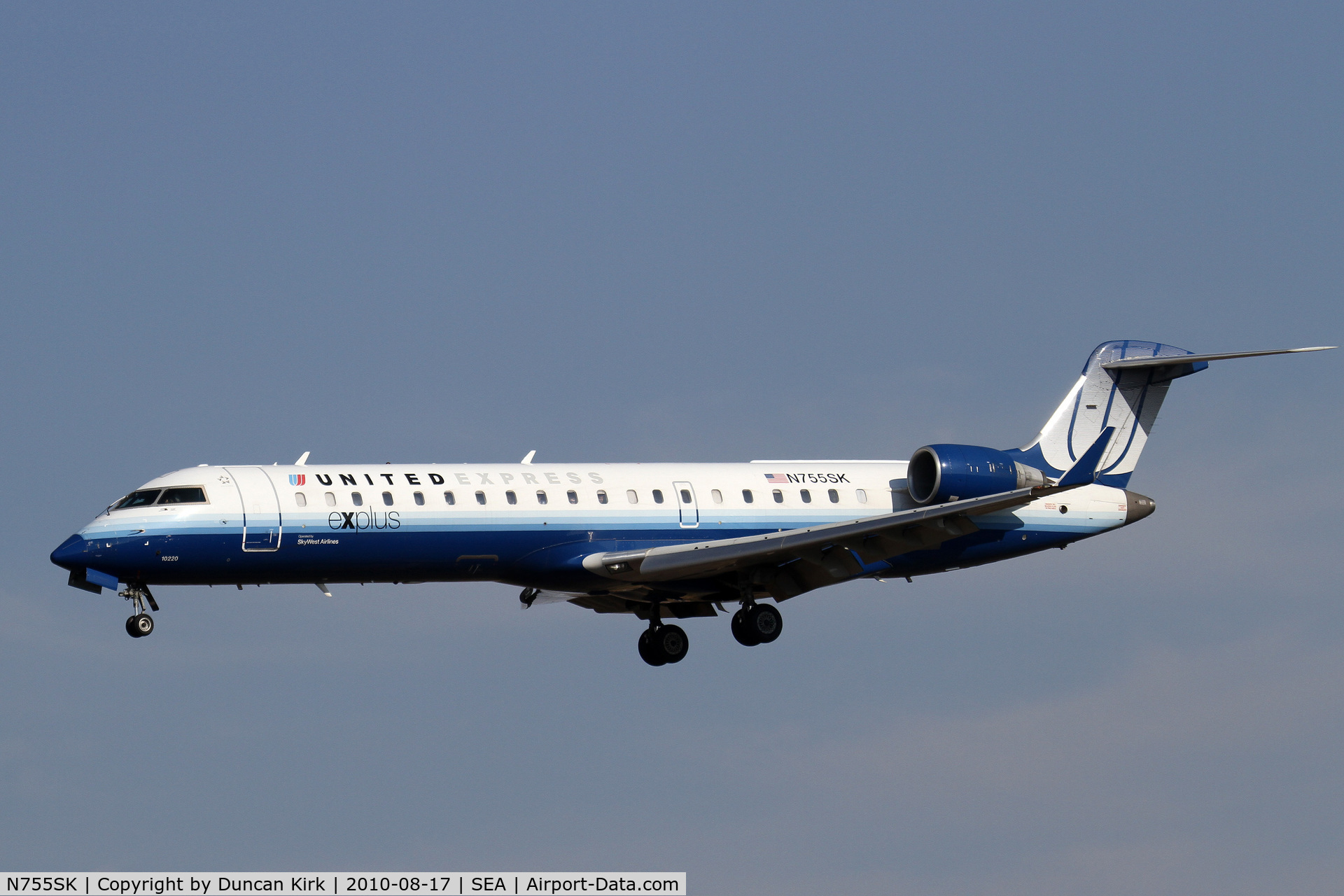 N755SK, 2005 Bombardier CRJ-700 (CL-600-2C10) Regional Jet C/N 10220, Landing on 34L
