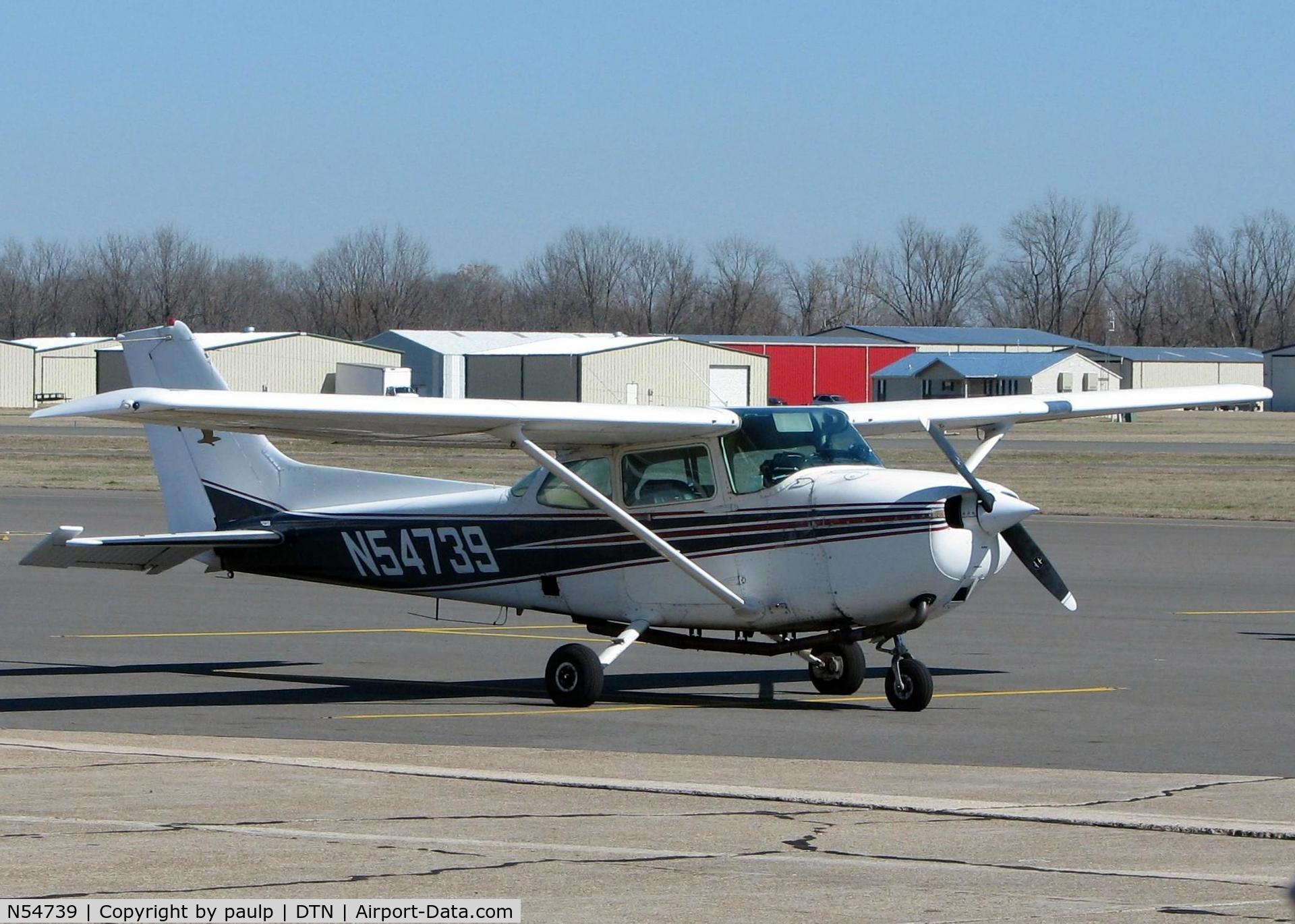N54739, 1981 Cessna 172P C/N 17275045, At Downtown Shreveport.