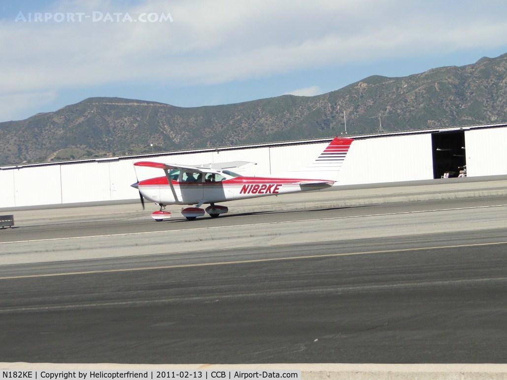 N182KE, 1975 Cessna 182P Skylane C/N 18263657, Taking off westbound on runway 24