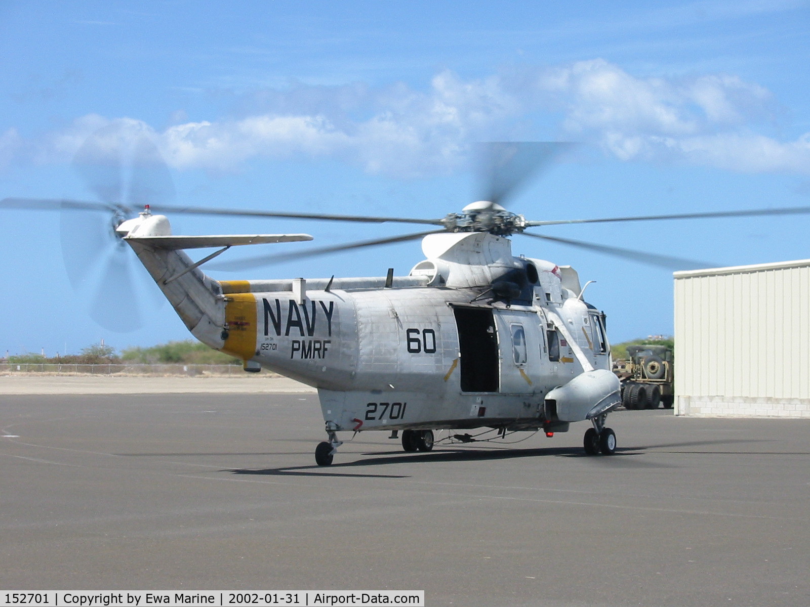 152701, Sikorsky UH-3H Sea King C/N 61357, Taxiing...JRF/NAMBP ramp