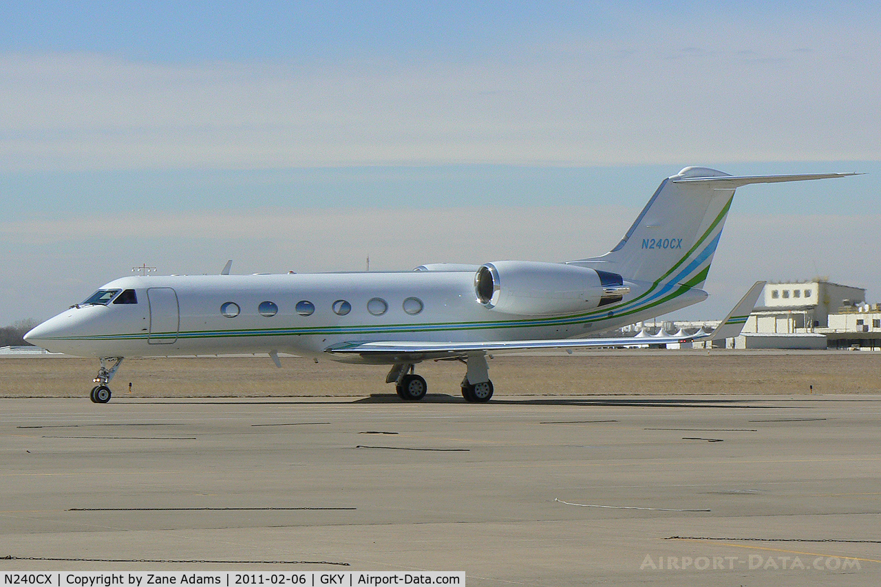 N240CX, 1999 Gulfstream Aerospace G-IV C/N 1370, At Arlington Municipal - in town for Super Bowl XLV. This aircraft reportedly carried actors Michael Douglas and Catherine Zeta Jones and family.