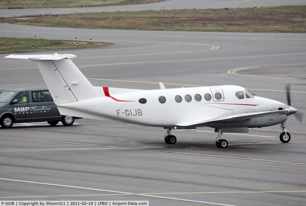 F-GIJB, 1974 Beech 200 Super King Air C/N BB-13, Ready for departure...