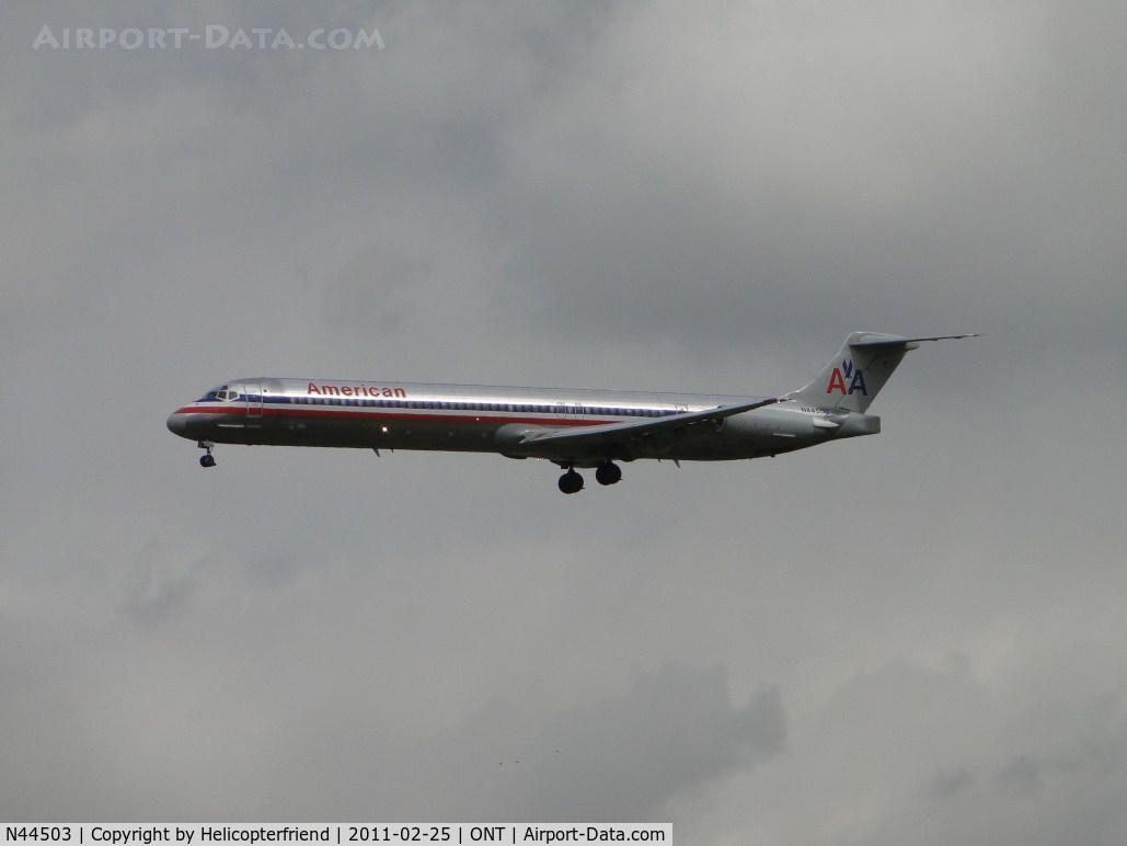 N44503, 1989 McDonnell Douglas MD-82 (DC-9-82) C/N 49797, On final to 26R