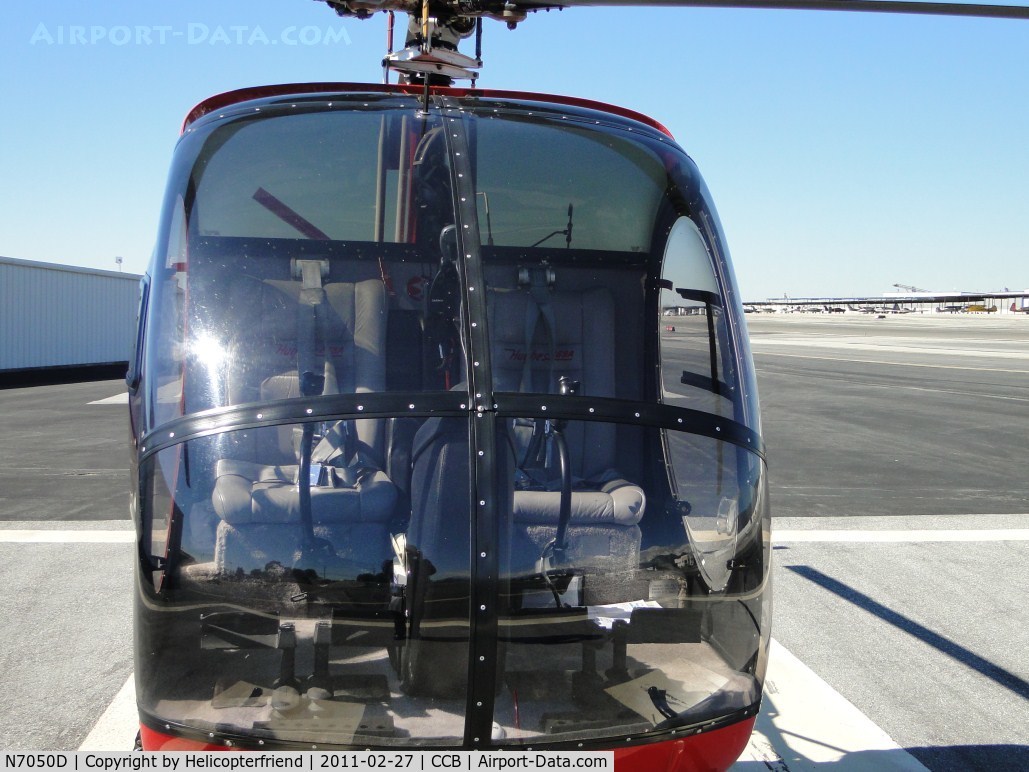 N7050D, Hughes 269A C/N 56-0551, Glass cockpit area