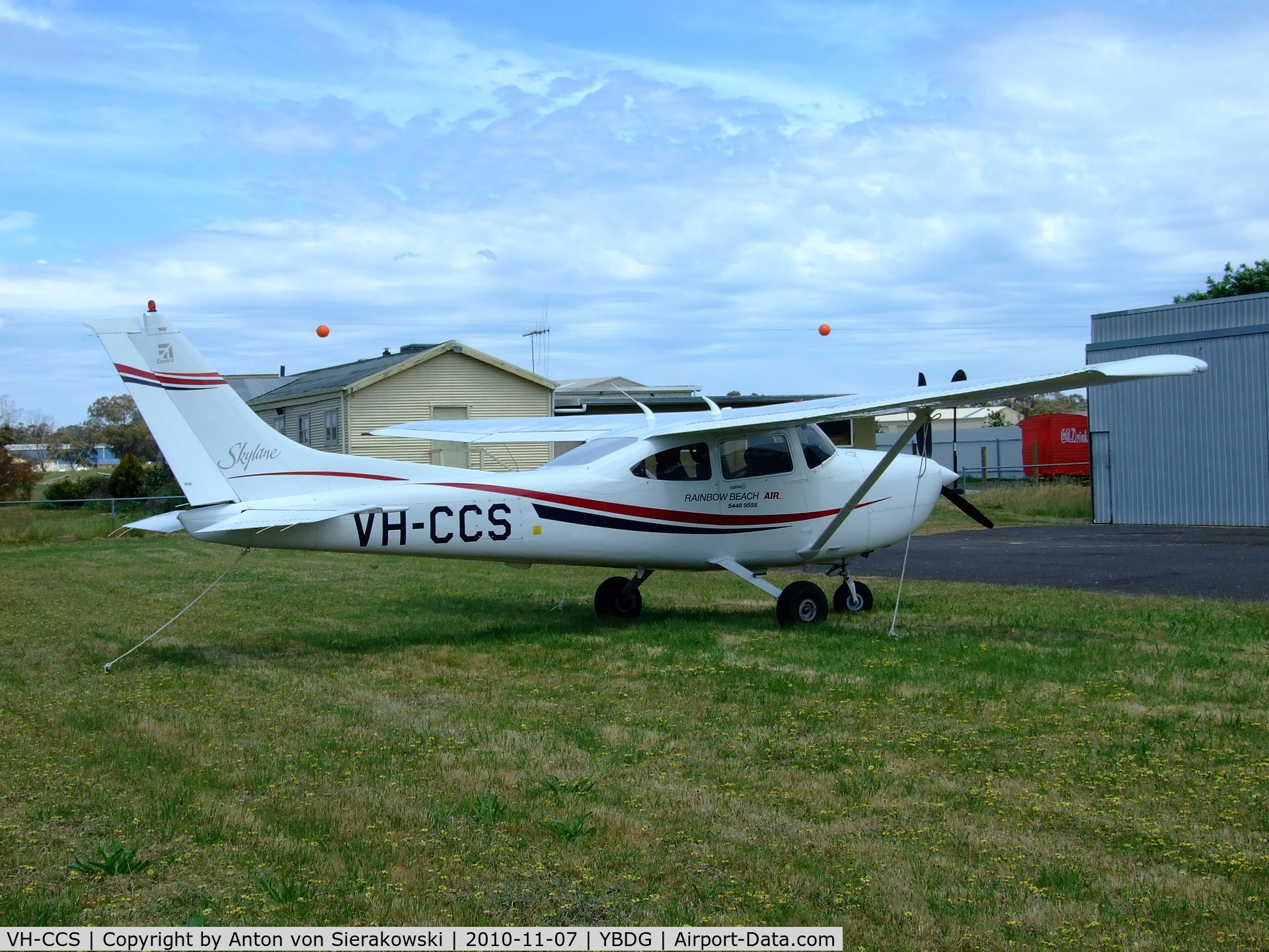 VH-CCS, 1999 Cessna 182S Skylane C/N 182-80476, VH-CCS @ YBDG Cessna 182S Skylane [1999]