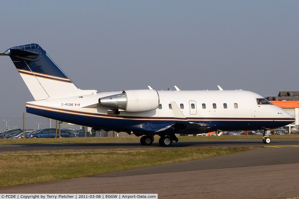 C-FCDE, 1998 Bombardier Challenger 604 (CL-600-2B16) C/N 5392, Canadian registered 1998 Bombardier CL-600-2B16, c/n: 5392 at Luton