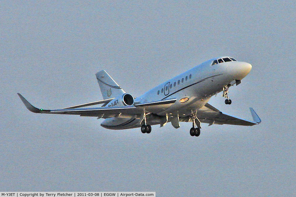 M-YJET, 2008 Dassault Falcon 2000EX EASy C/N 148, 2008 Dassault Falcon 2000EX EASy, c/n: 148 climbs away from Luton