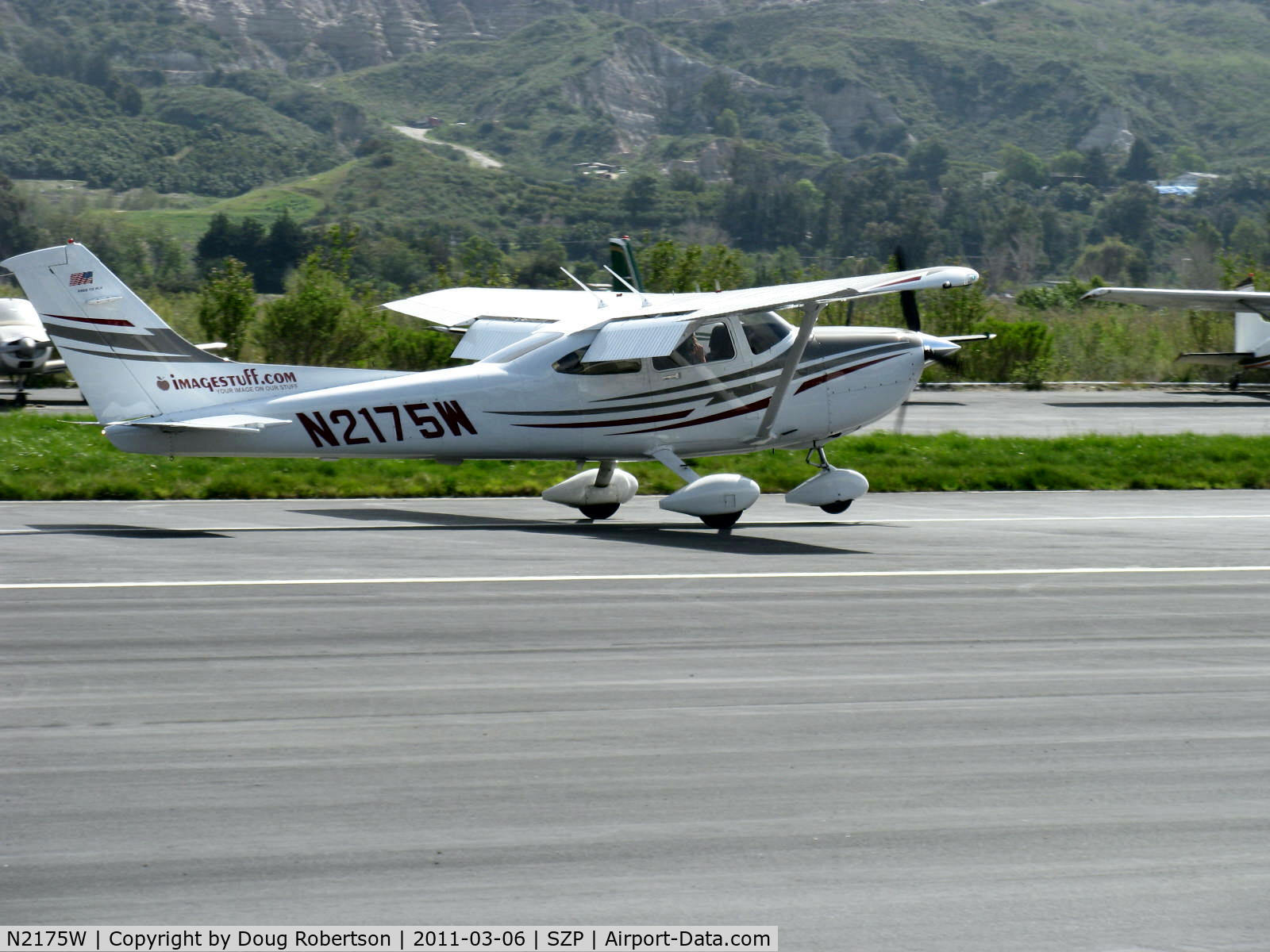 N2175W, 2005 Cessna T182T Turbo Skylane C/N T18208463, 2005 Cessna T182T Turbo SKYLANE TC, Lycoming TIO-540-AK1A 235 Hp, landing roll Rwy 22