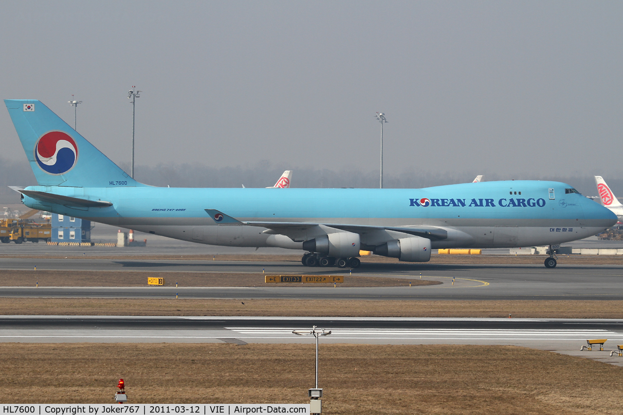HL7600, 2004 Boeing 747-4B5F/SCD C/N 33945, Korean Air Cargo