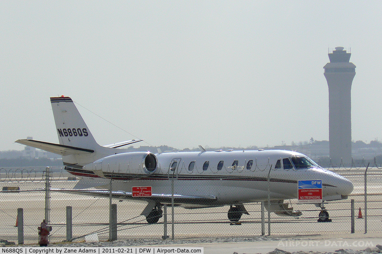 N688QS, 2001 Cessna 560XL C/N 560-5188, At DFW Airport