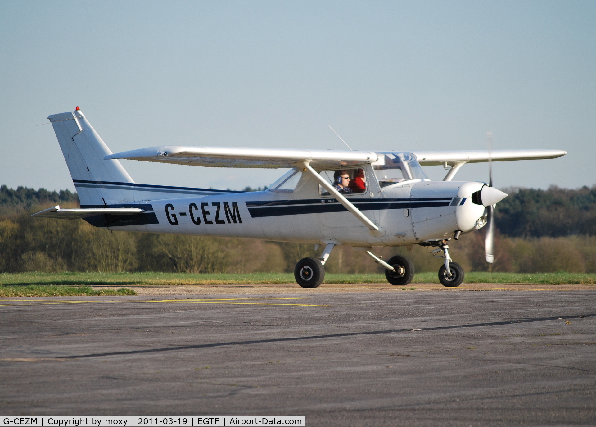G-CEZM, 1981 Cessna 152 C/N 15285179, Cessna 152 visiting Fairoaks. Ex N6167Q