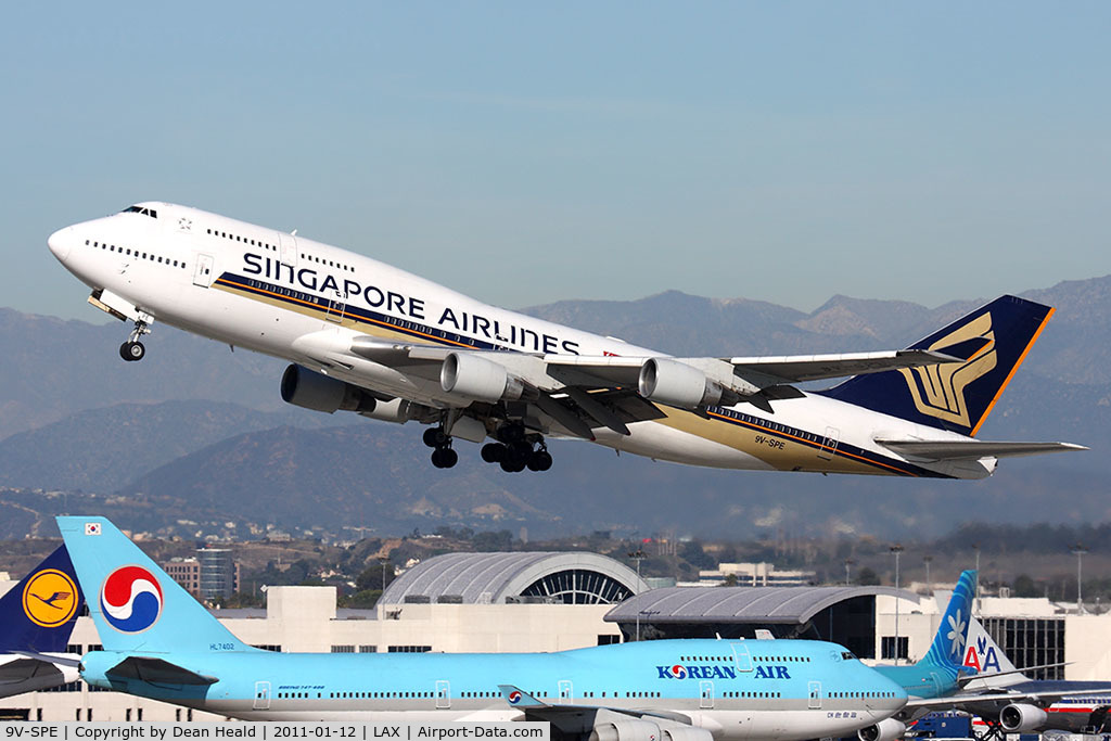 9V-SPE, 1995 Boeing 747-412 C/N 26554, Singapore Airlines 9V-SPE departing RWY 25R en route to Narita Int'l (RJAA).