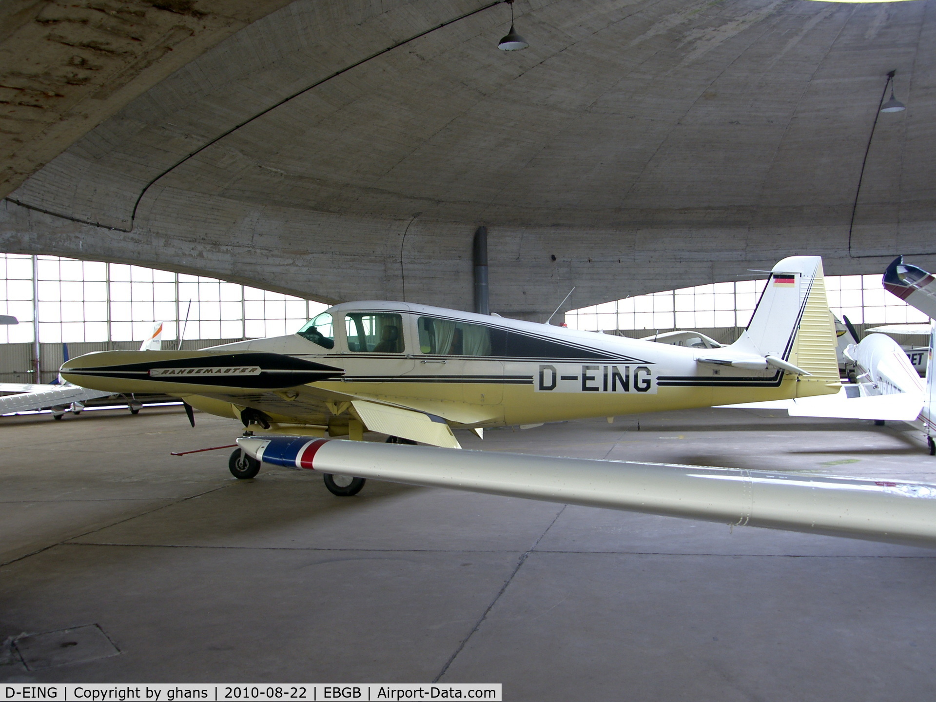 D-EING, 1970 Navion Rangemaster H C/N NAV-4-2547, In hangar @ Grimbergen