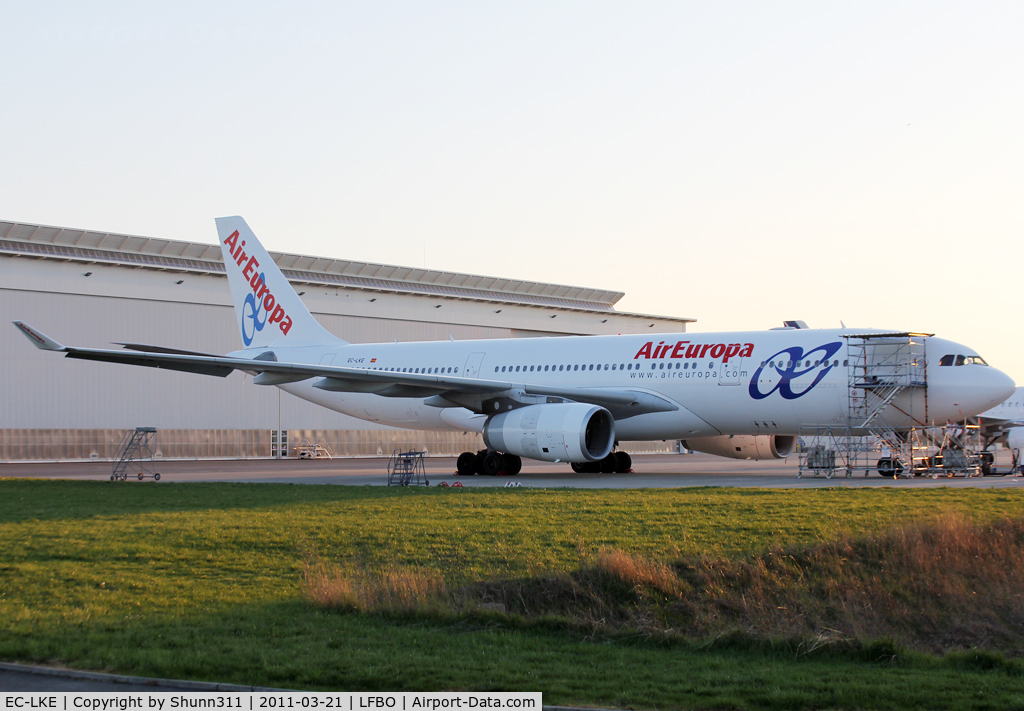 EC-LKE, 2002 Airbus A330-243 C/N 461, Parked at Air France facility...