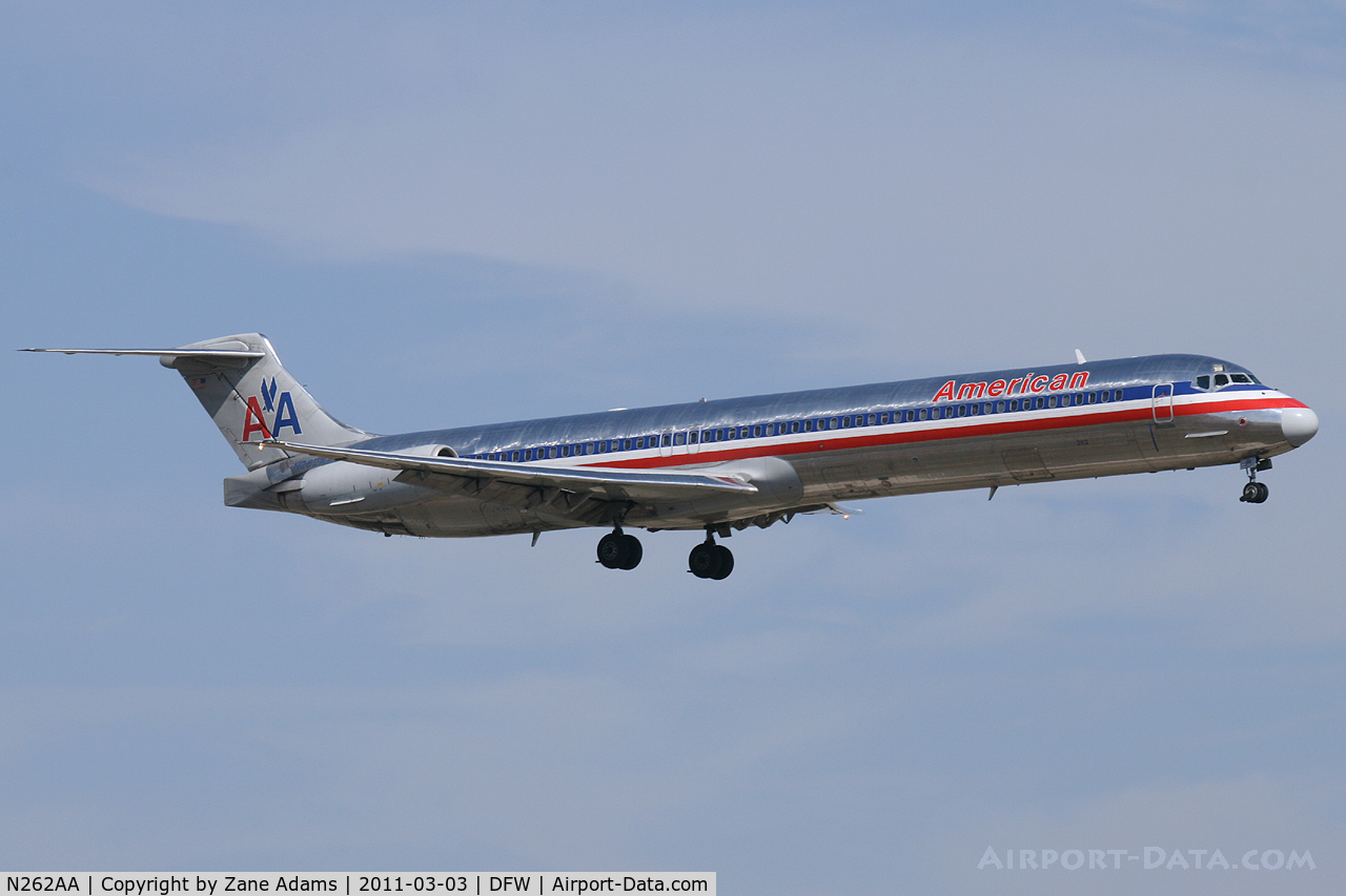 N262AA, 1985 McDonnell Douglas MD-82 (DC-9-82) C/N 49290, American Airlines at DFW Airport