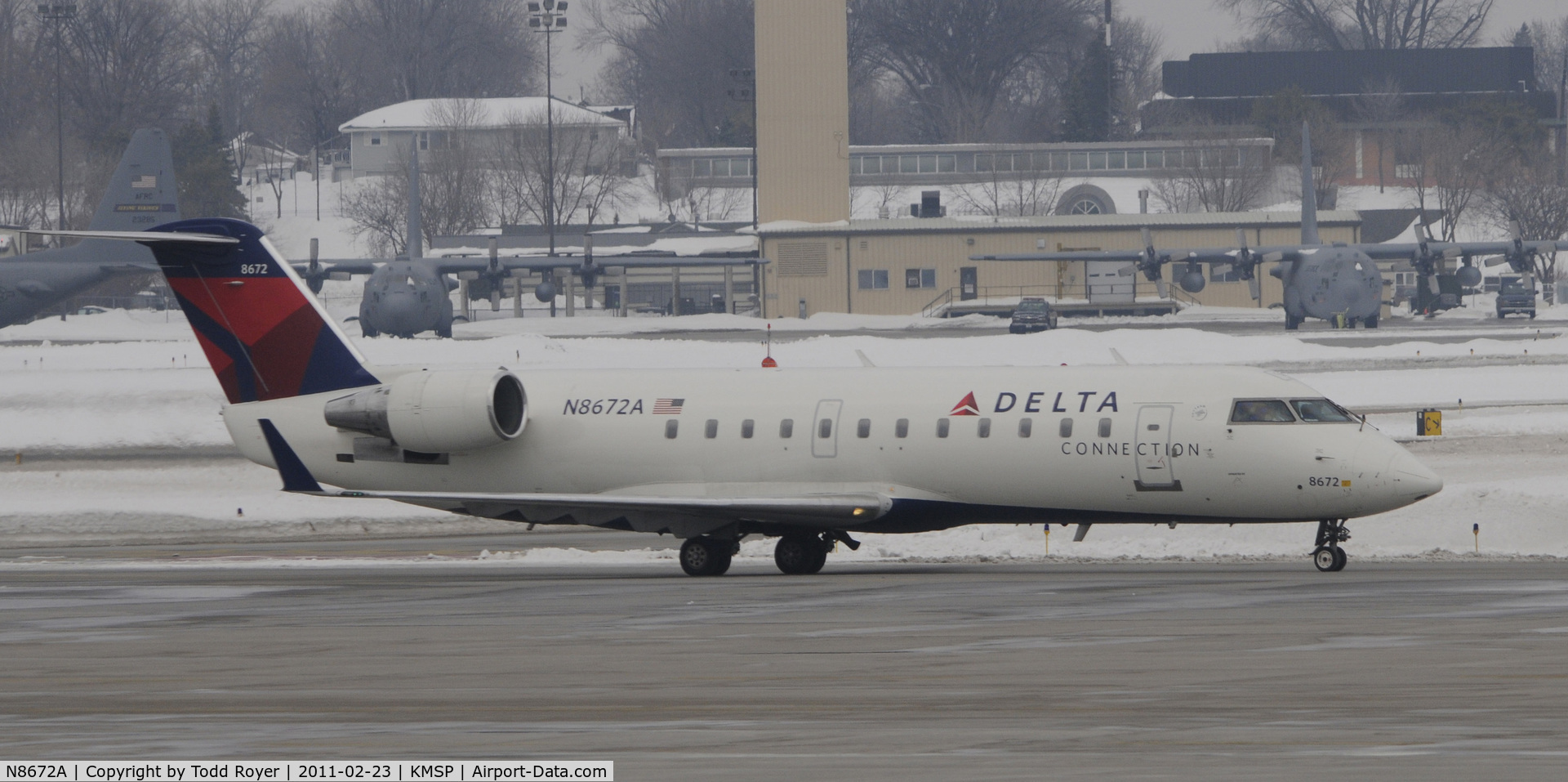 N8672A, 2002 Bombardier CRJ-200 (CL-600-2B19) C/N 7672, Delta