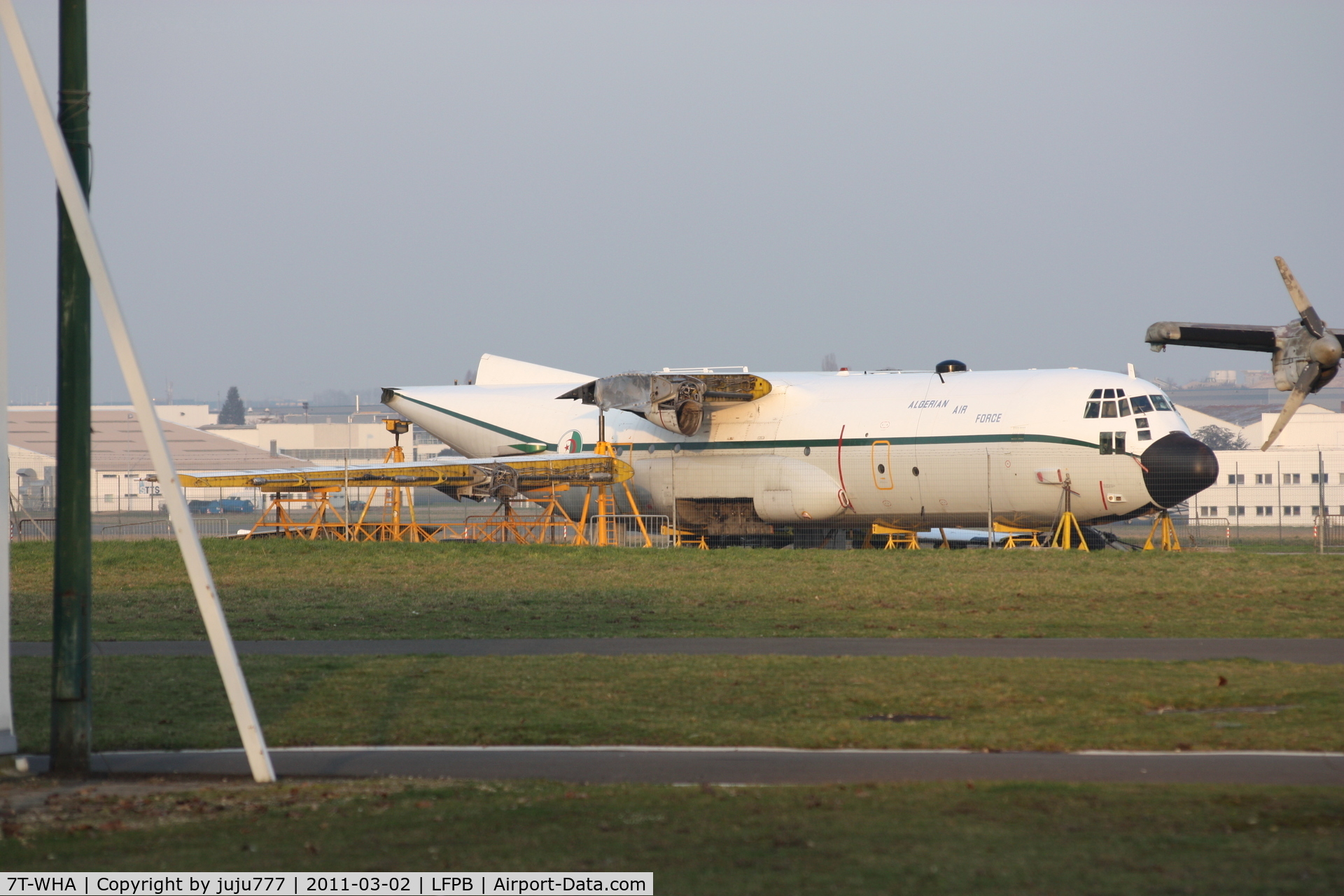 7T-WHA, 1984 Lockheed C-130H-30 Hercules C/N 382-4997, disasembled for transport