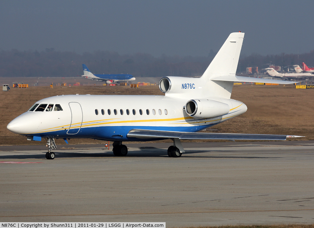 N876C, 2006 Dassault Falcon 900EX C/N 162, Lining up rwy 05 for departure...