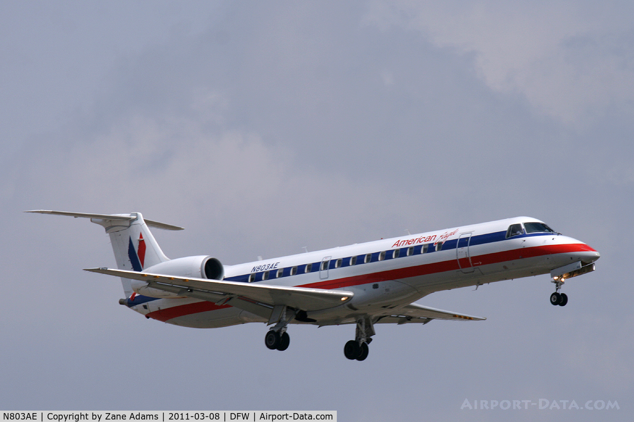 N803AE, 2001 Embraer ERJ-140LR (EMB-135KL) C/N 145483, American Eagle landing at DFW Airport