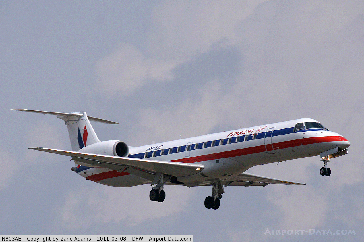 N803AE, 2001 Embraer ERJ-140LR (EMB-135KL) C/N 145483, American Eagle landing at DFW Airport