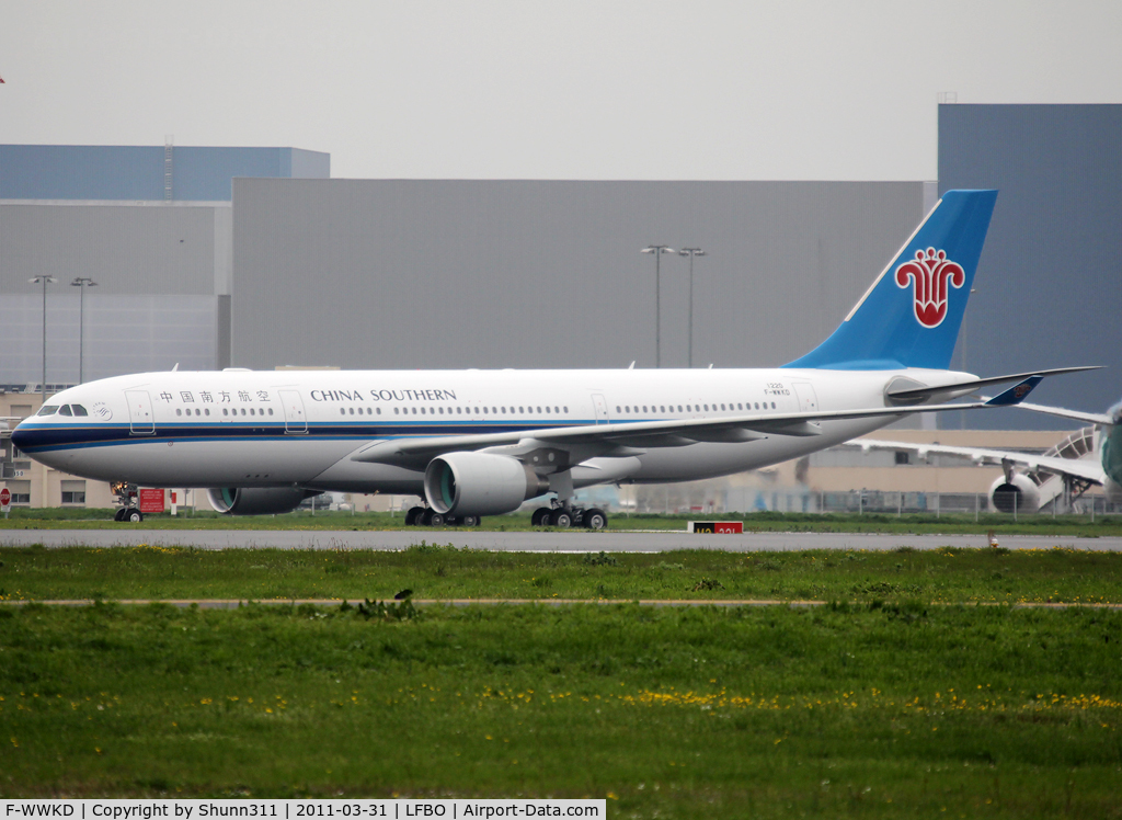 F-WWKD, 2011 Airbus A330-223 C/N 1220, C/n 1220 - To be B-6526
