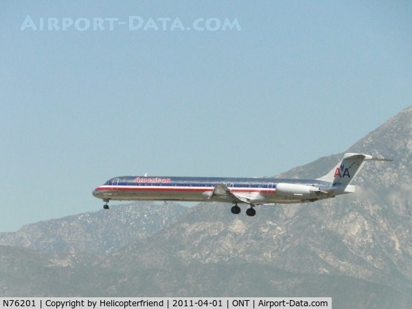 N76201, 1992 McDonnell Douglas MD-83 (DC-9-83) C/N 53291, On final to runway 26R