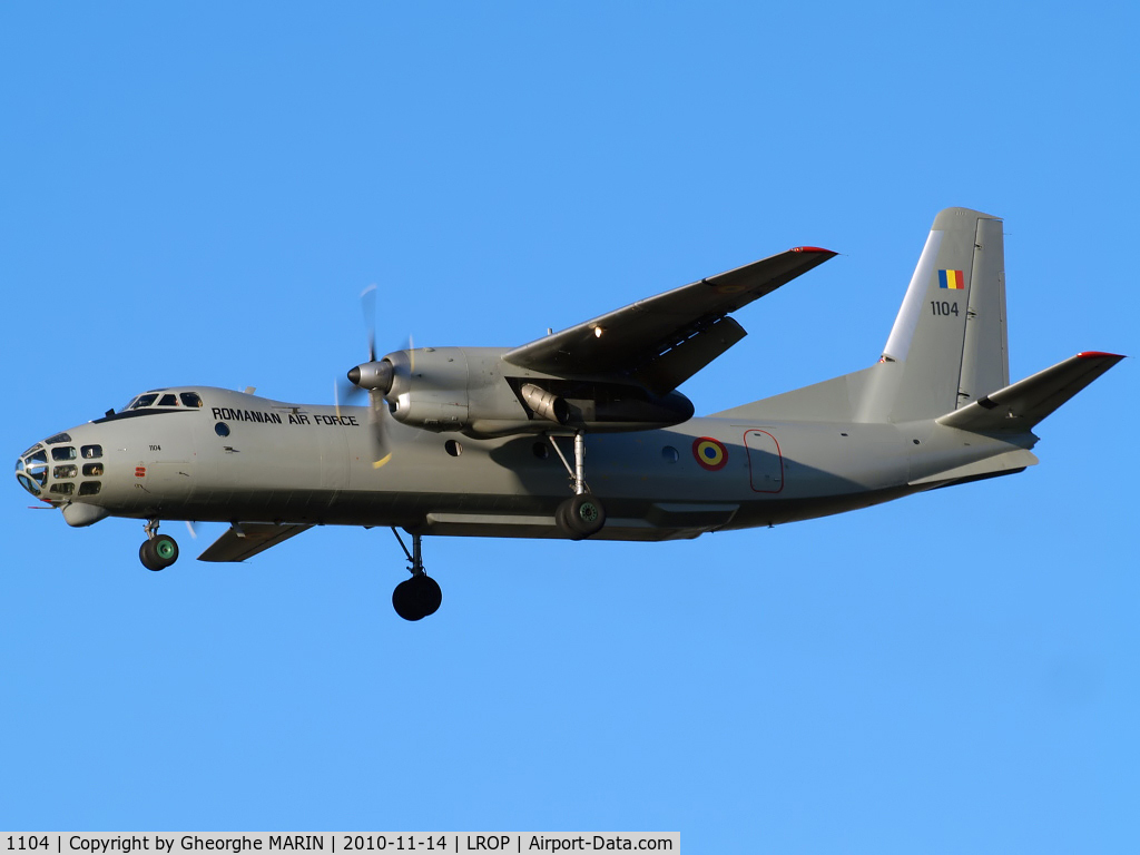 1104, Antonov An-30 C/N 1104, Landing