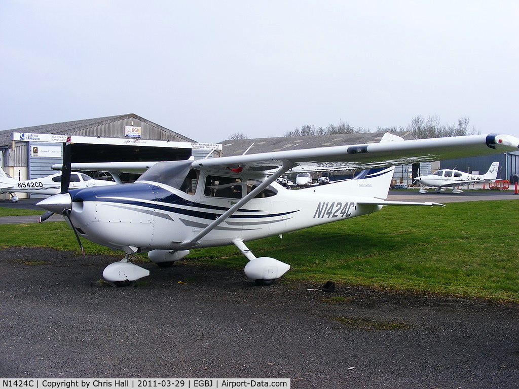 N1424C, 2005 Cessna 182T Skylane C/N 18281610, privately owned