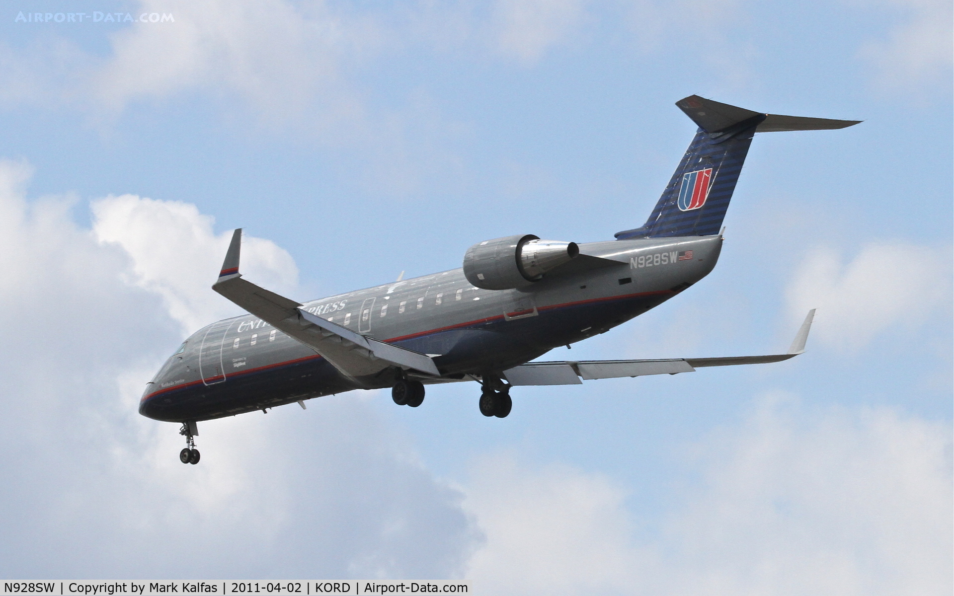N928SW, 2002 Bombardier CRJ-200LR (CL-600-2B19) C/N 7701, SkyWest Bombardier CL-600-2B19, SKW6756 arriving from KCOS, on approach RWY 28 KORD.