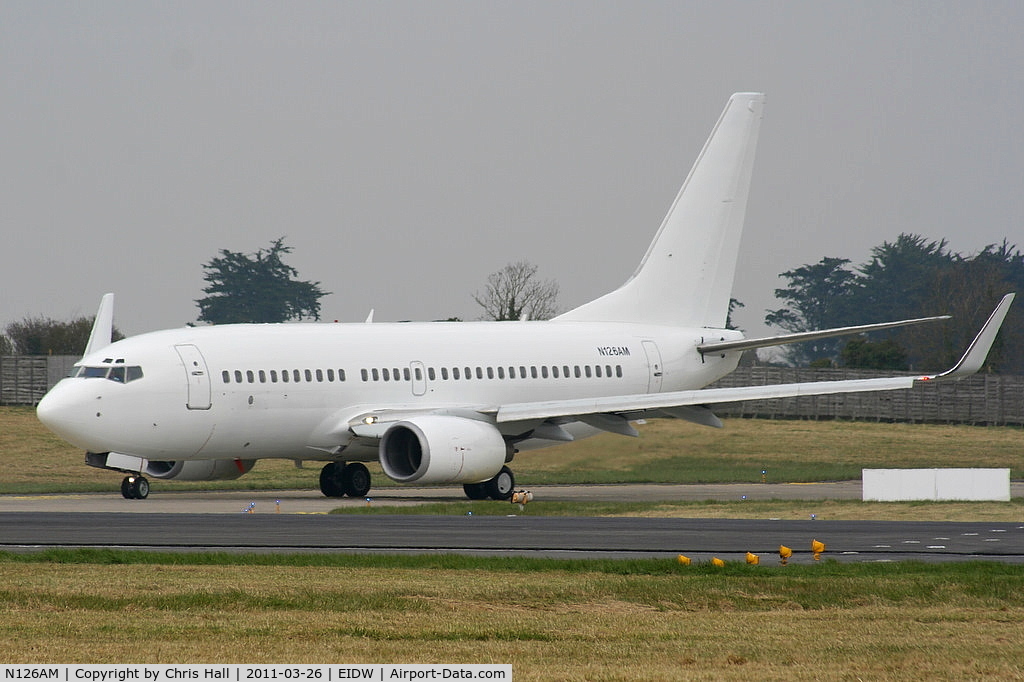 N126AM, 2001 Boeing 737-7BK C/N 30617, Departing on its delivery flight to Aeroméxico