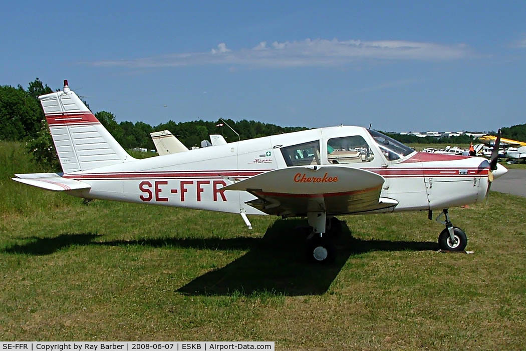 SE-FFR, Piper PA-28-140 Cherokee B C/N 28-25446, Piper PA-28-140 Cherokee B [28-25446] Stockholm-Barkarby~SE 07/06/2008