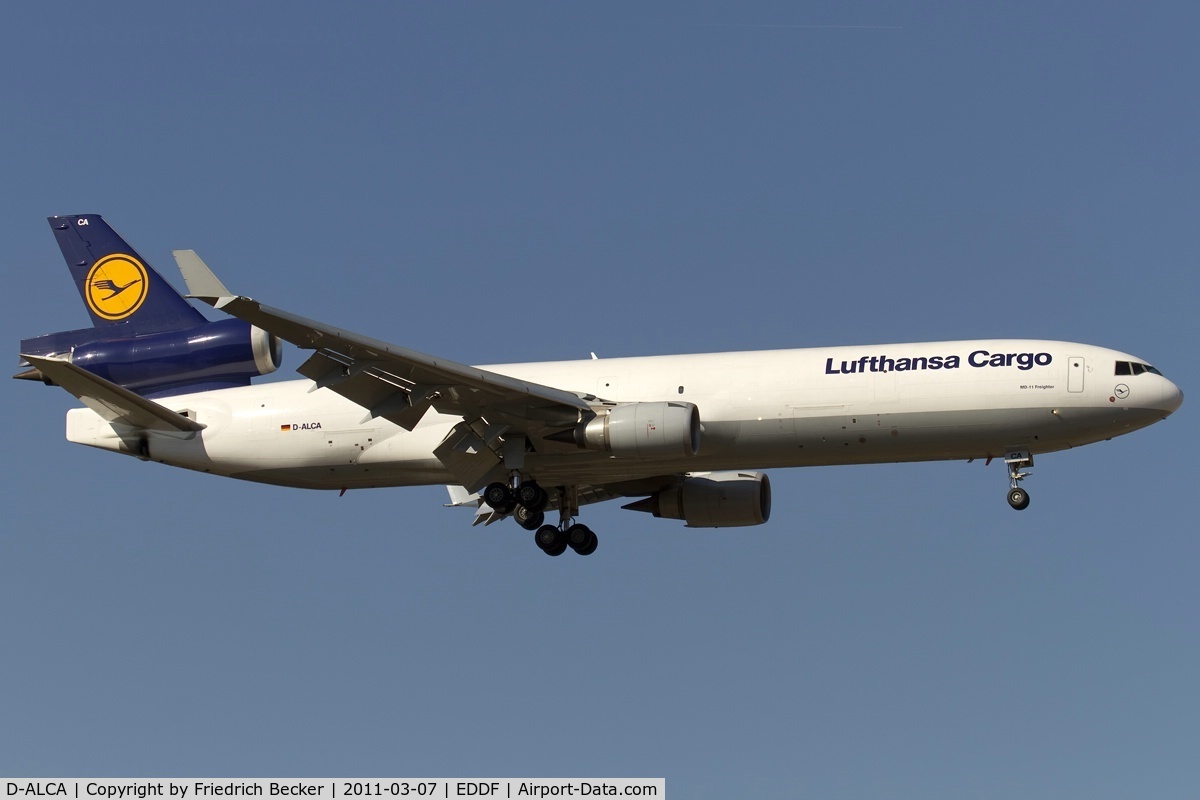 D-ALCA, 1998 McDonnell Douglas MD-11F C/N 48781, on final