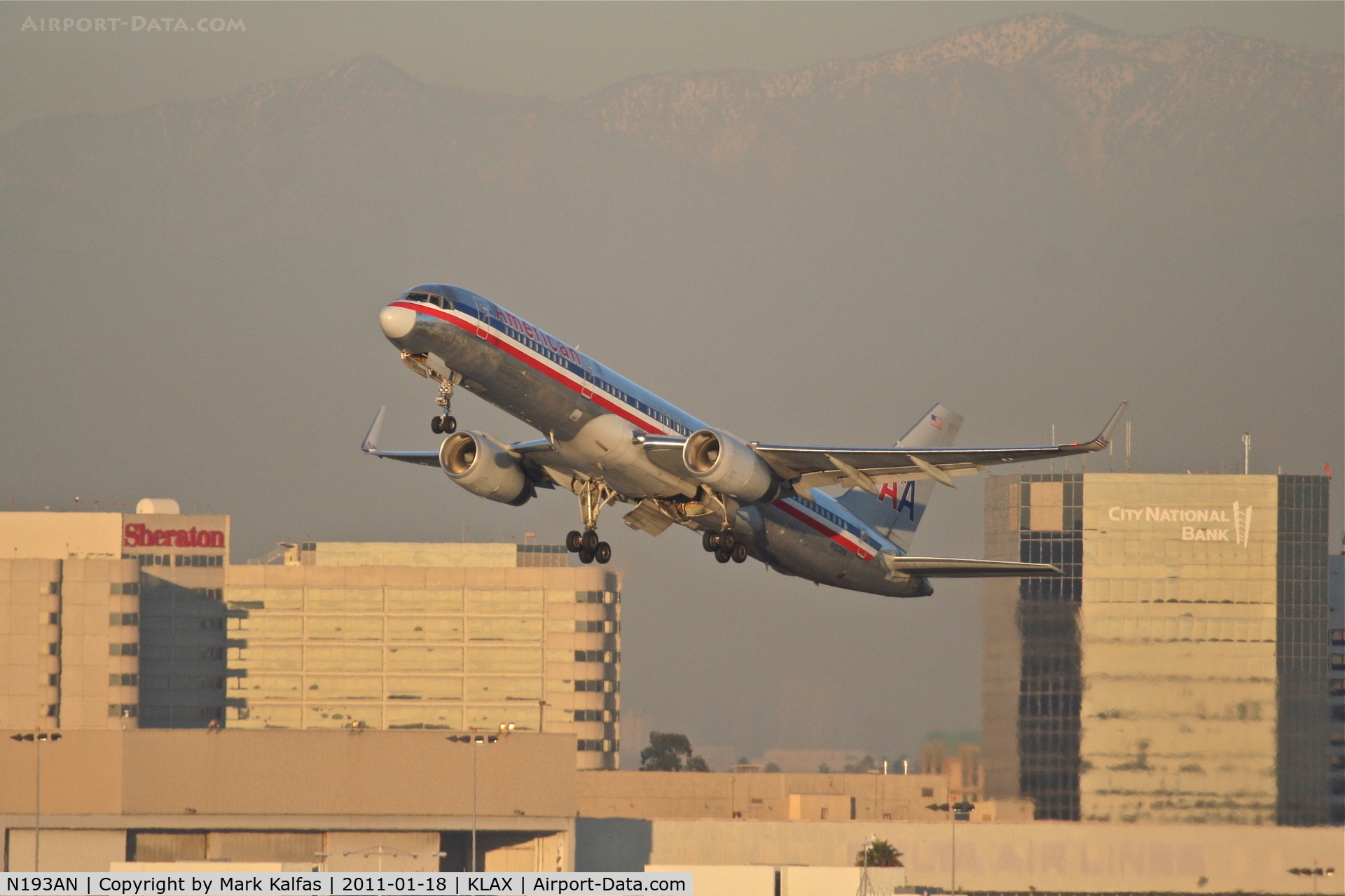 N193AN, 2001 Boeing 757-223 C/N 32387, American Airlines Boeing 757-223, AAL285 departing RWY 25R enroute to PHLI.