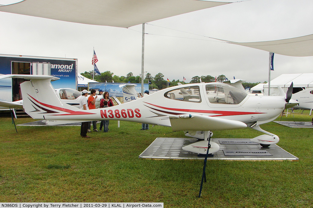 N386DS, Diamond DA-40 Diamond Star C/N 40.1106, 2011 Sun 'n' Fun Static Display