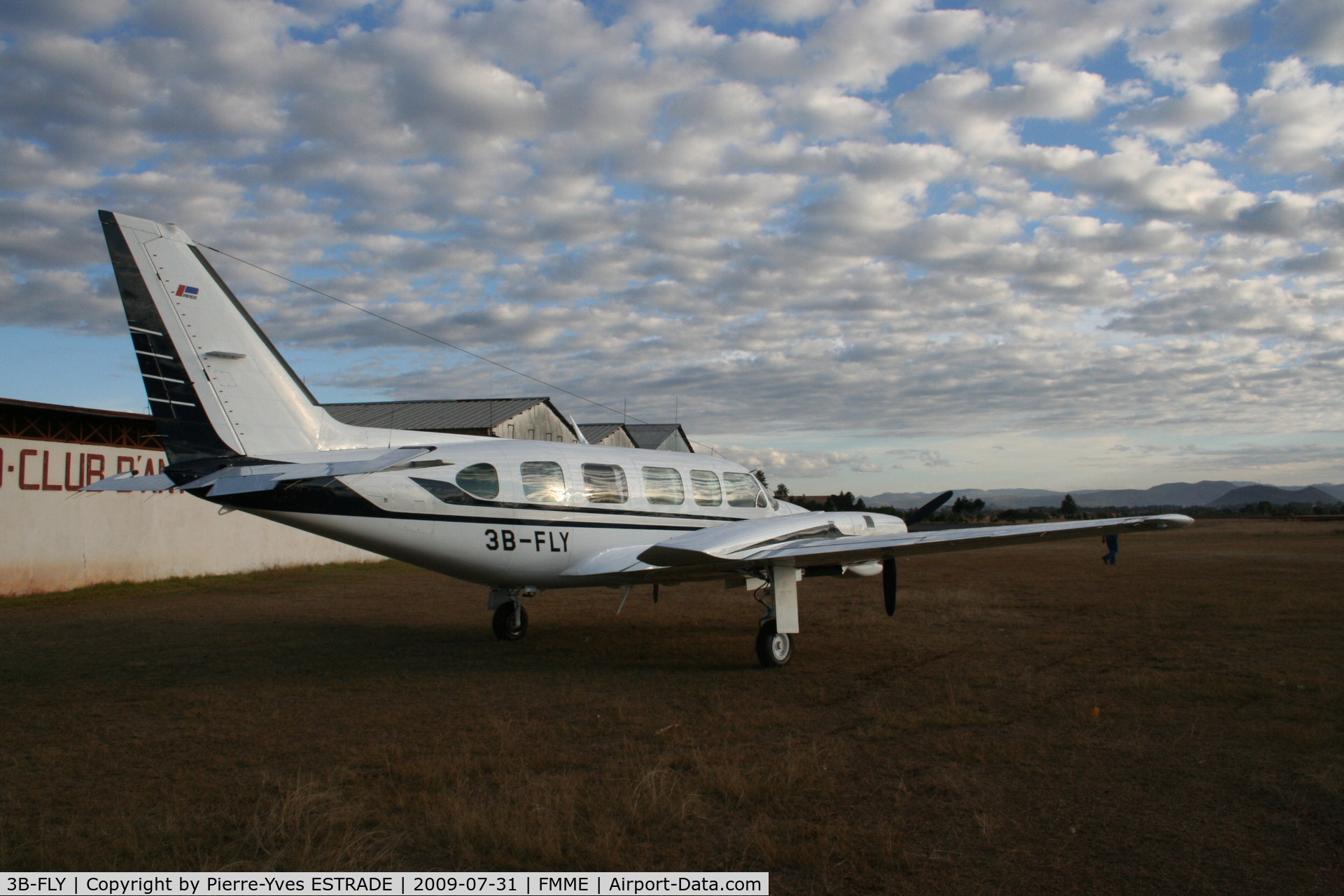 3B-FLY, 1981 Piper PA-31-350 Chieftain C/N 31-8152124, Piper Chieftain 