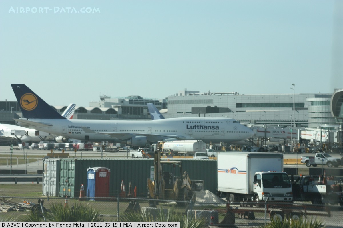 D-ABVC, 1989 Boeing 747-430 C/N 24288, Lufthansa 747-400 taken thru windshield of car at MIA