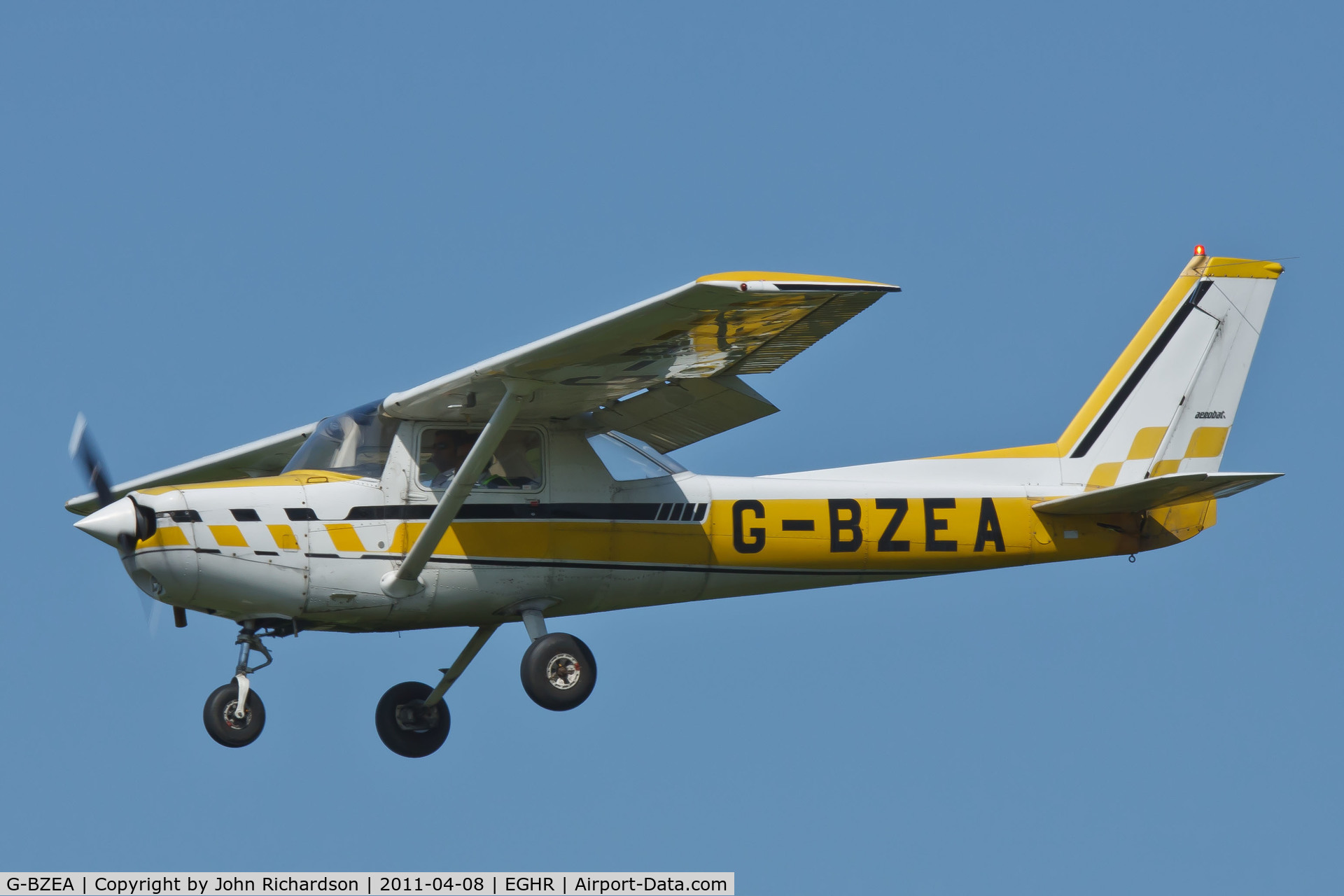 G-BZEA, 1979 Cessna A152 Aerobat C/N A152-0824, Finals runway 24