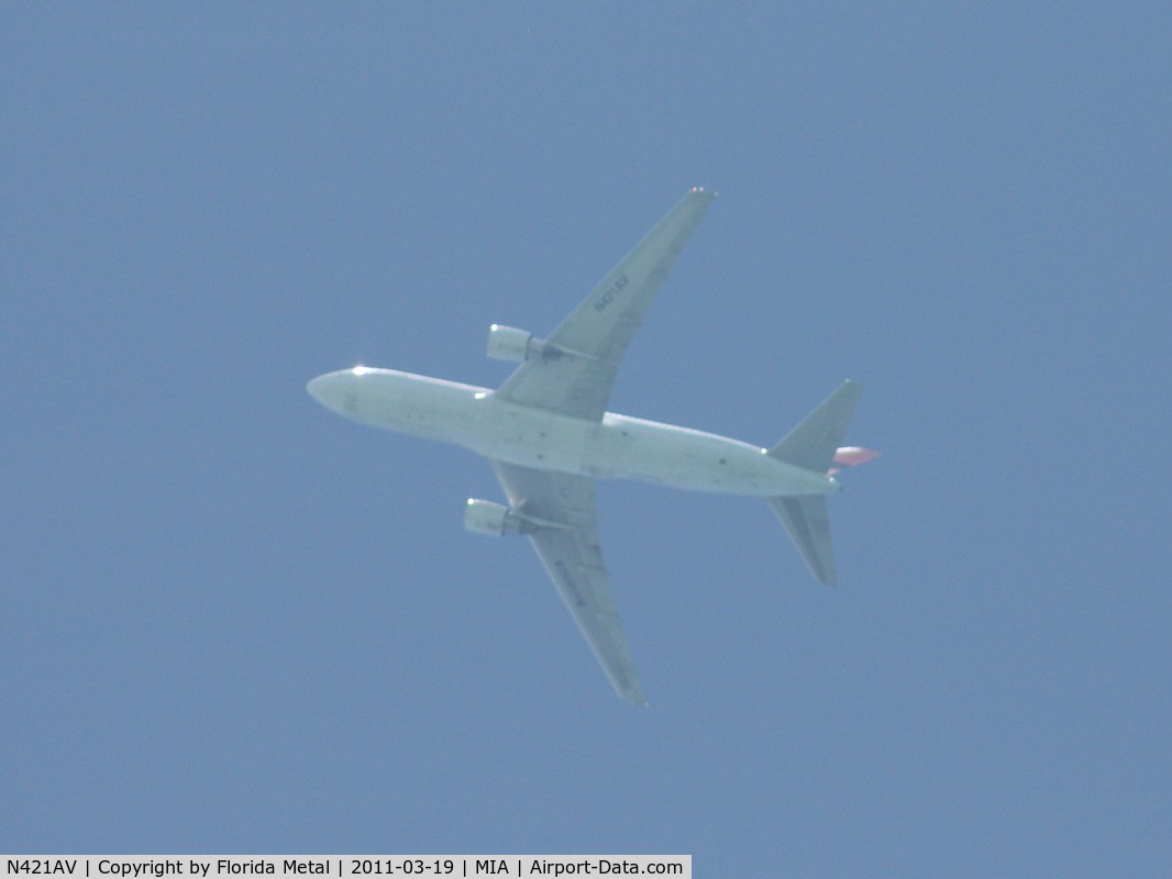 N421AV, 1999 Boeing 767-200/ER C/N 25421, Avianca 767-200 departing from MIA bound for Bogota Colombia.  This shot was taken from the beach near the Key Biscayne lighthouse.