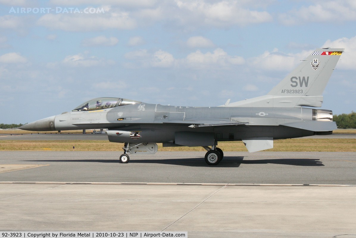 92-3923, 1992 Lockheed F-16CJ Fighting Falcon C/N CC-165, F-16CJ
