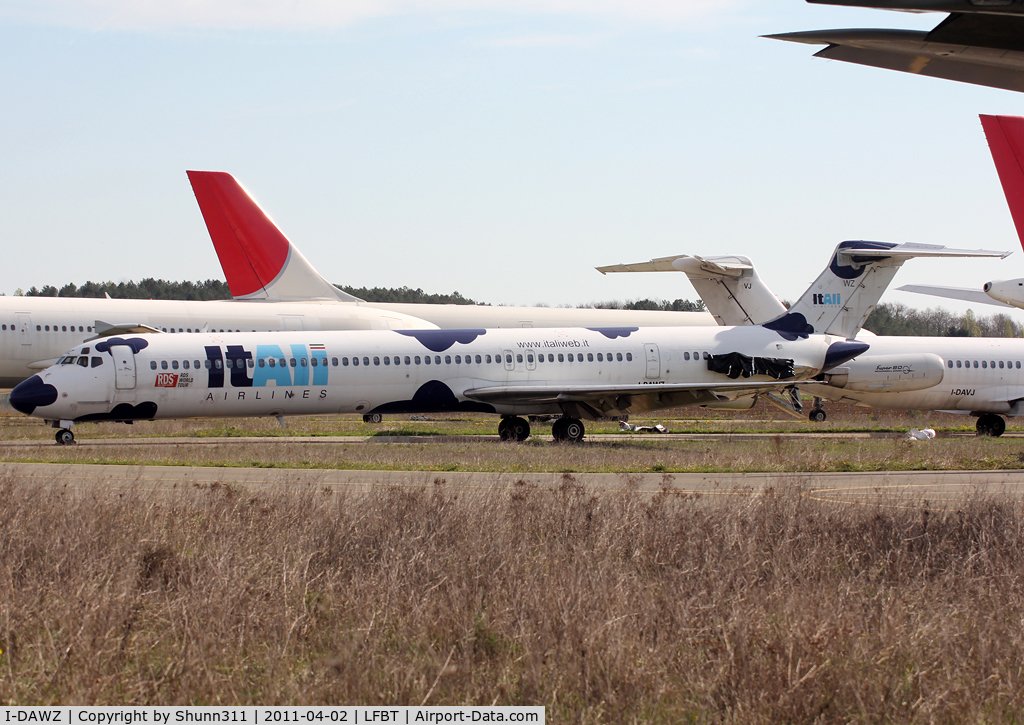 I-DAWZ, 1985 McDonnell Douglas MD-82 (DC-9-82) C/N 49214, Stored with minus engines...