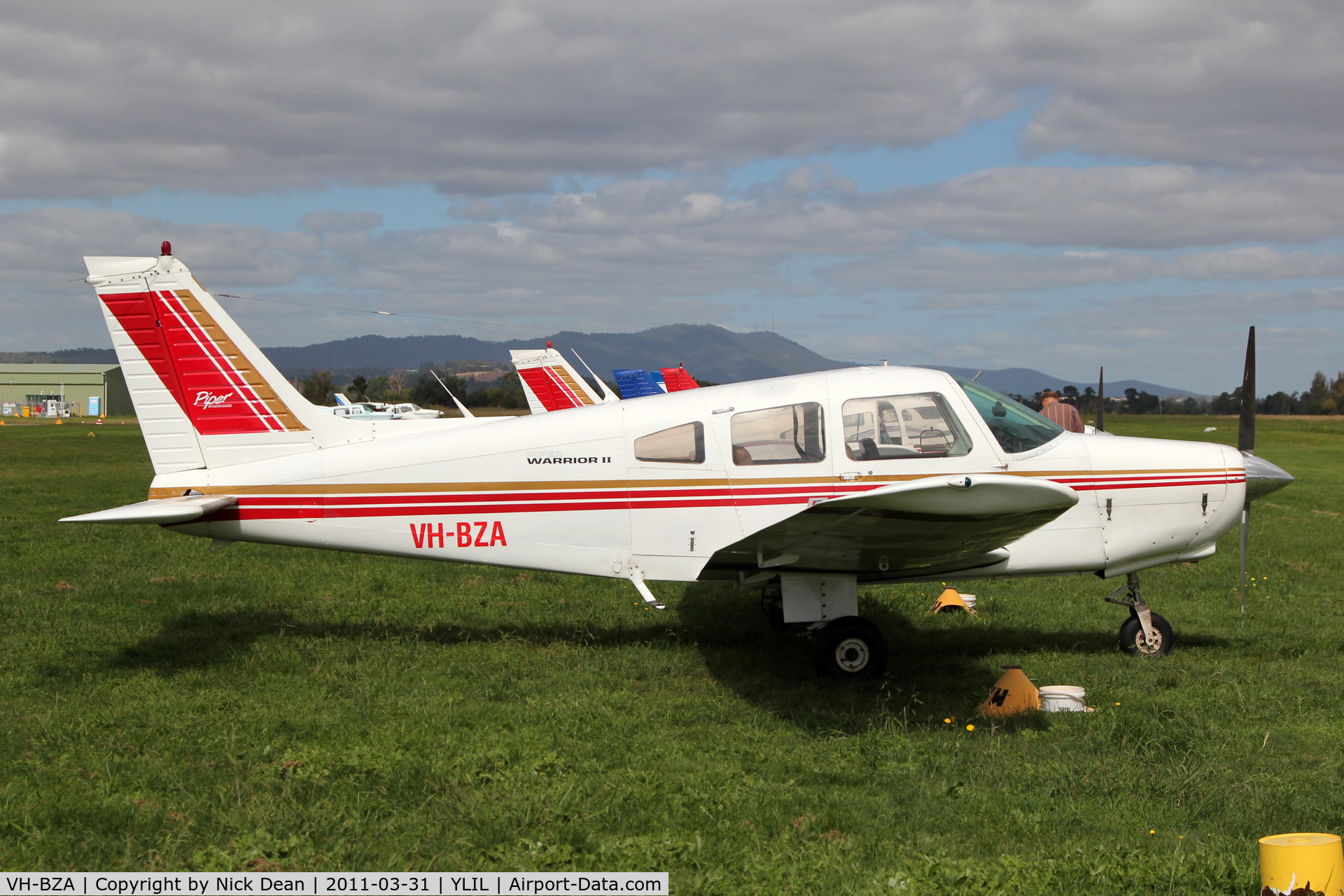 VH-BZA, 1978 Piper PA-28-161 C/N 28-7916038, YLIL